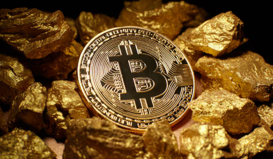 Bitcoin Value Surpasses Kilogram of Gold, Predicted to Peak in